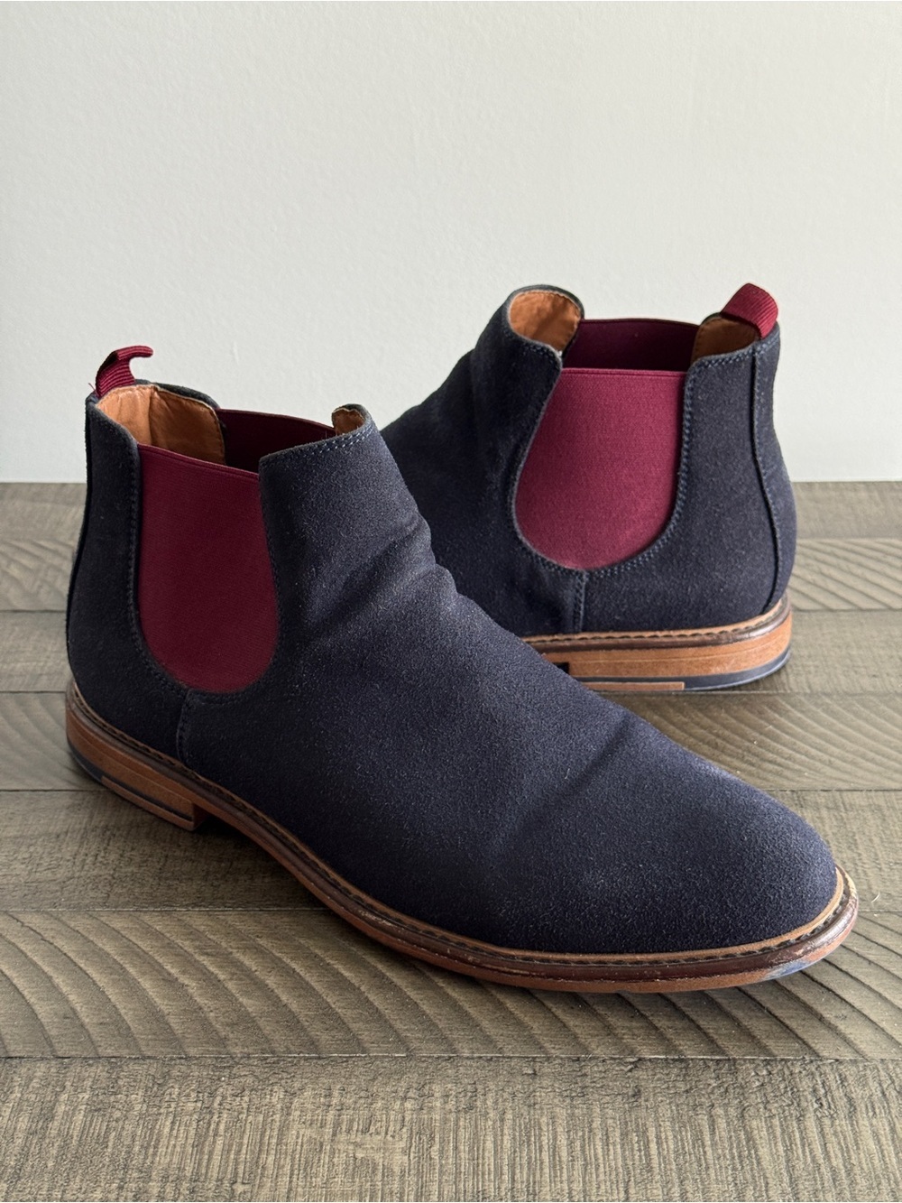 Madden Navy Chelsea Boots with Burgundy Elastic Panels Size 8